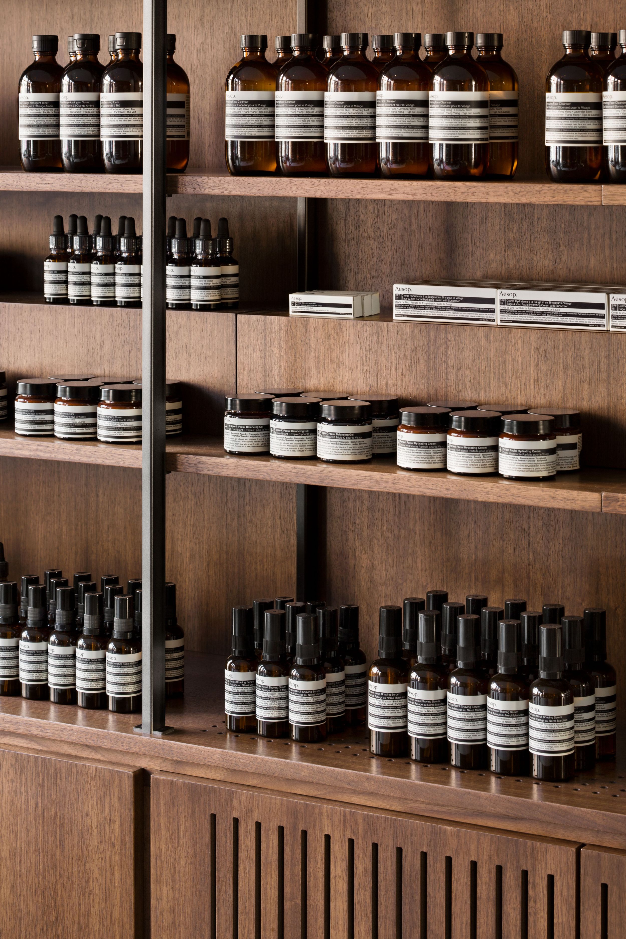 Large JPEG-Aesop US Store Lincoln Park 06